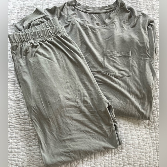 Kyte BABY Other - Kyte baby 2pc Men’s Jogger set Size Large Storm Silver